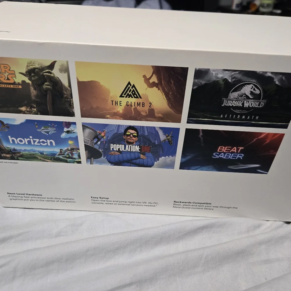 VR Headset with Controllers - White